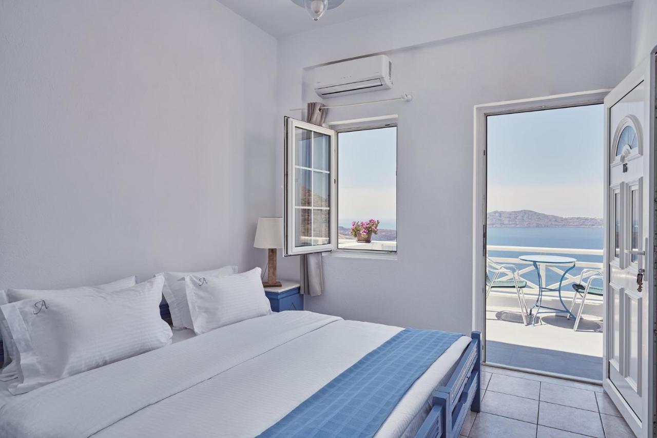 Amphitheater Cave Houses Fira  Exterior foto